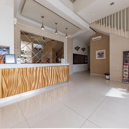 Reddoorz Hostel At Kiara Cozy Kircon Bandung Kültér fotó
