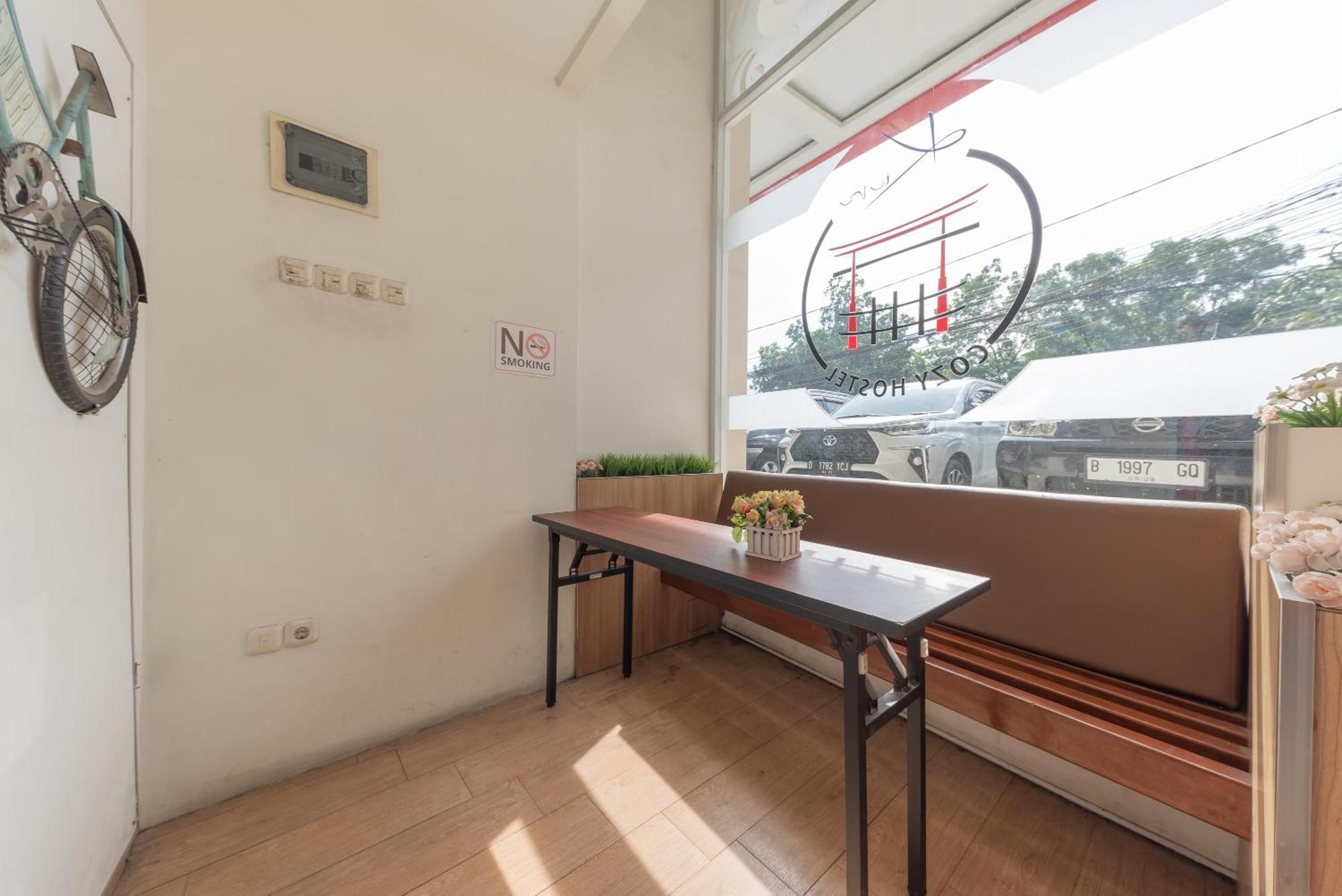 Reddoorz Hostel At Kiara Cozy Kircon Bandung Kültér fotó