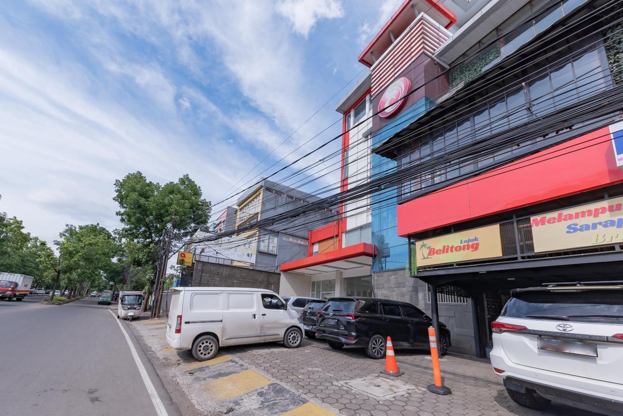 Reddoorz Hostel At Kiara Cozy Kircon Bandung Kültér fotó