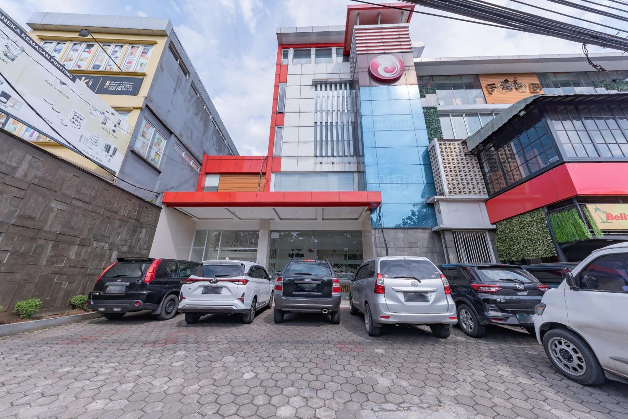 Reddoorz Hostel At Kiara Cozy Kircon Bandung Kültér fotó